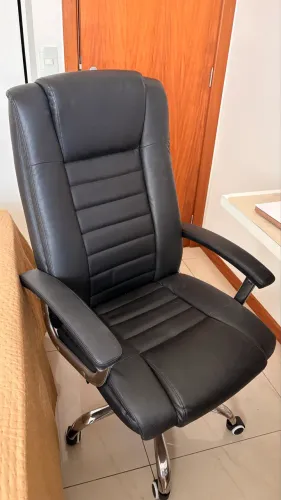 Cadeira Preta Estofada
