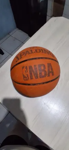 Vendo bola basquete semi nova otimo estado,não entrego pelo correio!