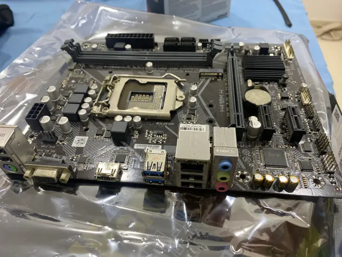 Placa mãe gigabyte H410m v2 