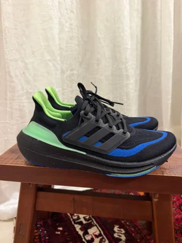 Tênis adidas ultraboost light tamanho 42