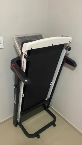 Vendo esteira elétrica nova 