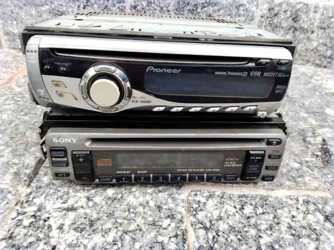 Rádios Sony e Pioneer