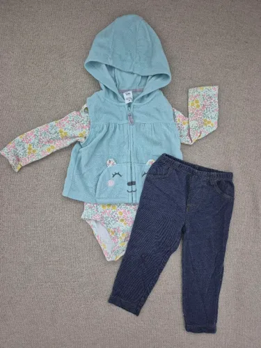 Kit 3 peças Carter's 12 meses - jaqueta ursinho, body floral e calça