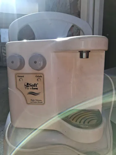 Vendo purificador de água Soft Everest em perfeito estado de funcionamento 
