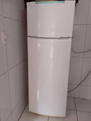 Vendo Geladeira seminova