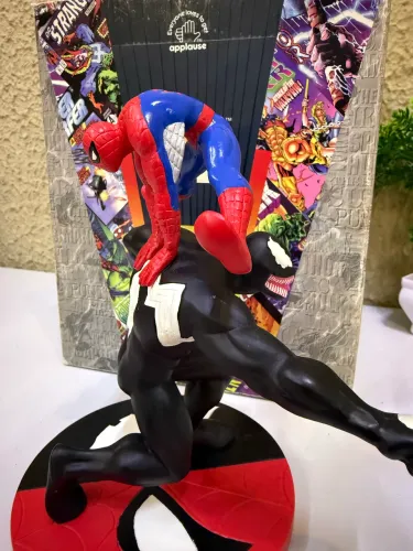 Homem-Aranha VS Venom | Colecionável Limitado Marvel - Edição 1997 | Applause