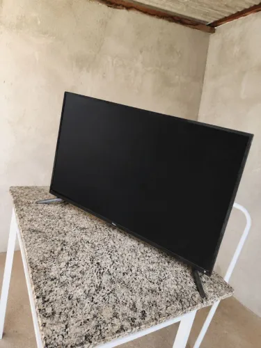 TV Philco 50 + Controle + Suporte Novo na Caixa