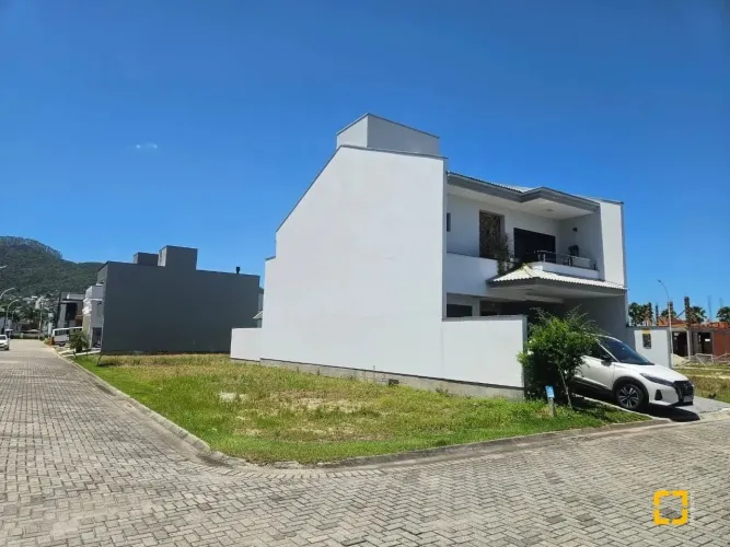 Terreno de esquina em condomínio Fechado, bairro Beira Rio (Delta Ville) na Cidade de Bigu
