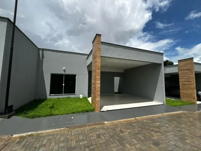 VENDO CASA NO CONDOMÍNIO NÁPOLES