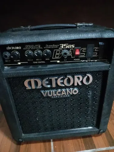 Cubo meteoro vulcano
