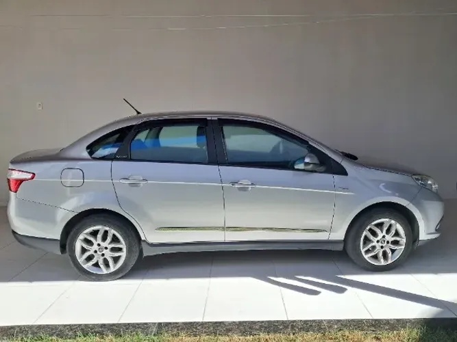 Fiat Grand Siena Essence 1.6 Flex 16V 2014