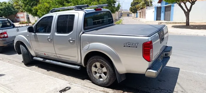 Nissan Frontier Se/se Strik CD 4X2 2.5 TB Dies. 2011