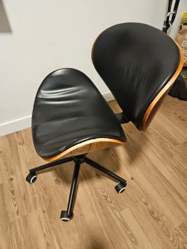 Cadeira elegante usada