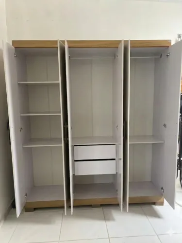 Guarda roupa casal 6 portas