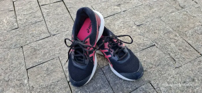 Tenis Asics Buzz 4 GS número 35, Cor Azul Marinho com Rosa
