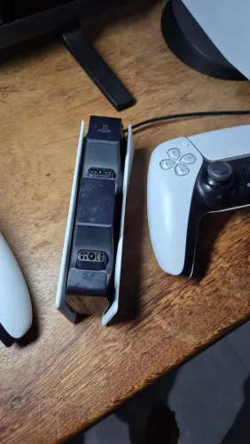 Vendo PS5 Fat com leitor.
