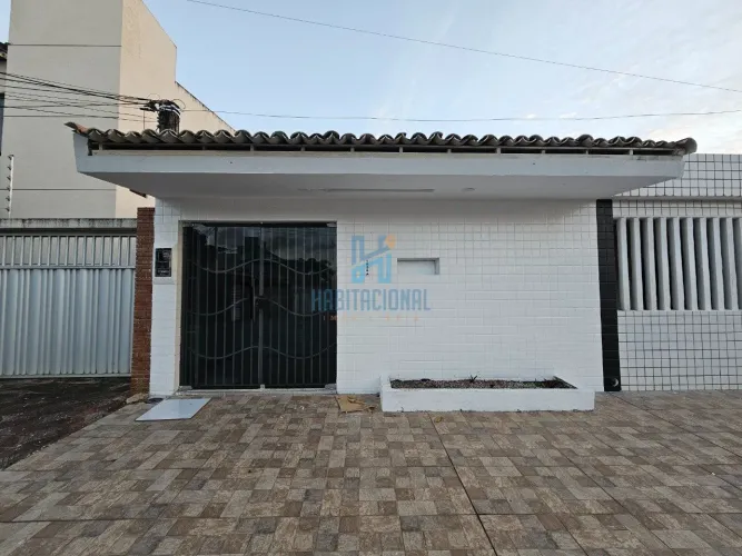 Ponto comercial estratégico em Candelária ? cercado por comércios e pronto para uso!