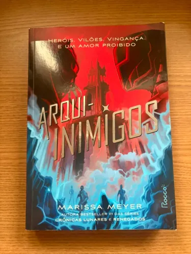 Livro "Arqui-Inimigos" - Marissa Meyer