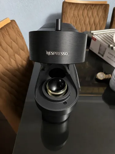 Cafeteira Nespresso Vertuo Pop+ Preta