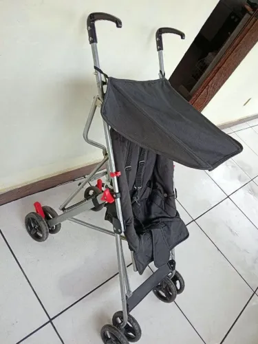 2 CARRINHOS E UM ANDADOR 