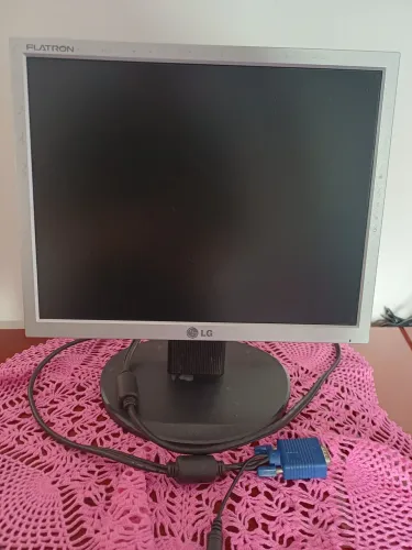 Monitor LG (15 polegadas)