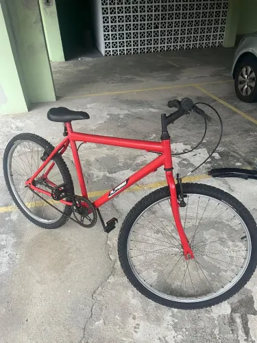 Bicicleta semi nova 