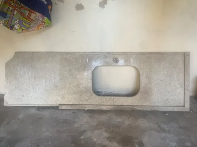 1 pia e 2 pedras de mármore para bancada