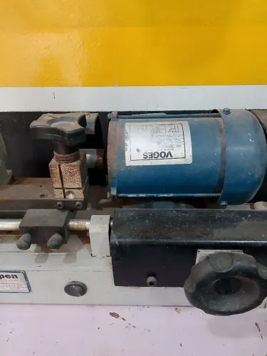 Máquina copiadora de chaves
