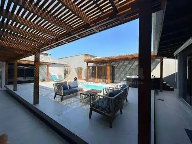 Casa compiscina em Caraguatatuba, Praia das Palmeiras, com 3 quartos, 350m²