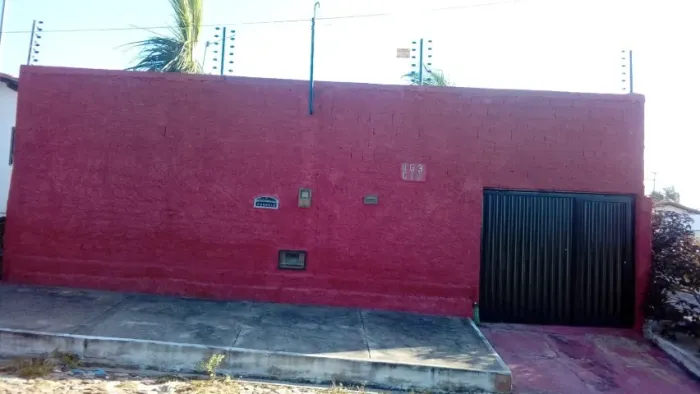 Vende-se uma casa 3 quartos, no residencial Raul Bacelar IV