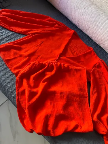 Conjunto blusa e saia laranja