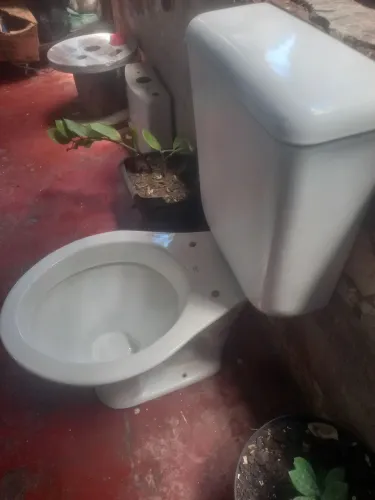 Acento sanitário com caixa acoplada completo semi novo