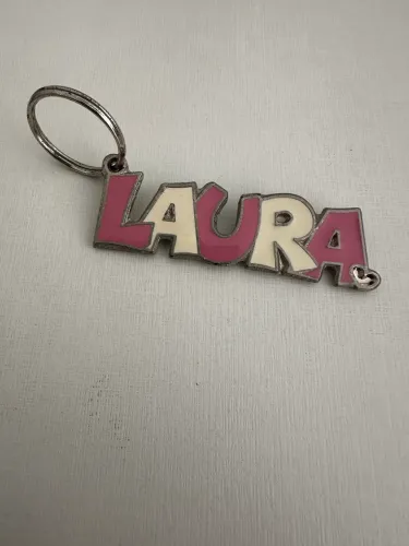Chaveiro Laura com Coração Presenteie sua filha irmã mãe namorada esposa 