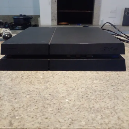 Ps4 fat semi novo 