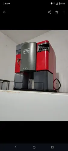 $210 de graça cafeteira espresso profissional moe os grãos de café e serve na hora 