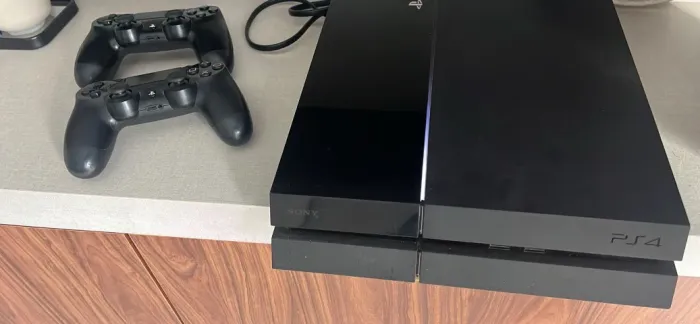 PS4 - 500GB