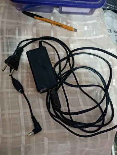 Vendo essa fonte de tv cce usada em boas condições de uso