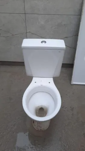 Vaso sanitário com caixa acoplada simples