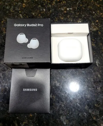 Fone Samsung Galaxy Buds 2 Pro,<br>branco com caixa e capa de<br>proteção