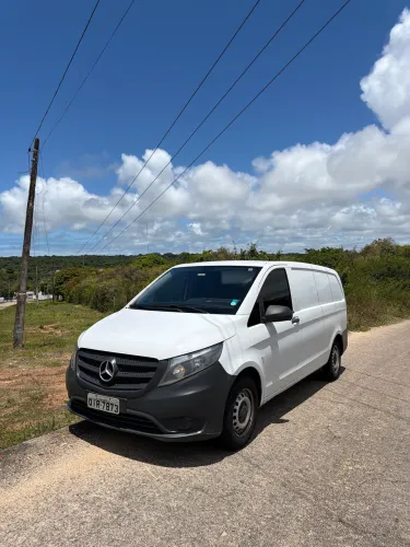 Mercedes-Benz Vito 111 CDI Furgão 1.6 TB Diesel 4P MEC 2016