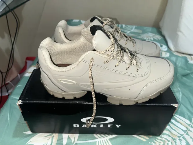 Tenis oakley stern