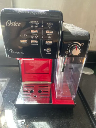Cafeteira oster primalatte