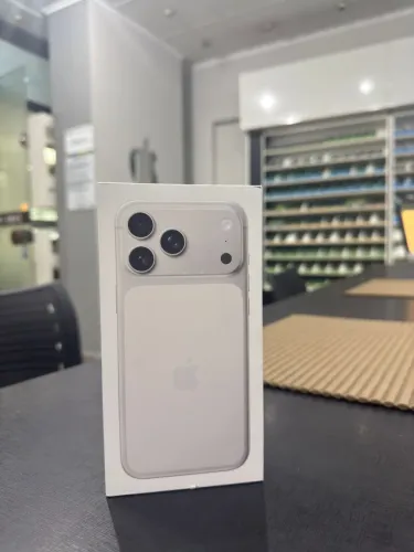 iPhone 17 PRO MAX 256GB ( lacrado cor : branco