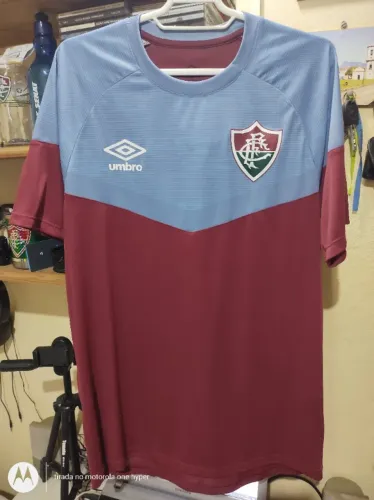 Camisa Umbro Fluminense Treino Oficial 2023 Masculina - Grená / Azul