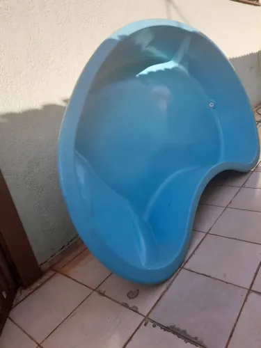 Piscina sem detalhes, em Fibra modelo Feijão 3000 Litros 