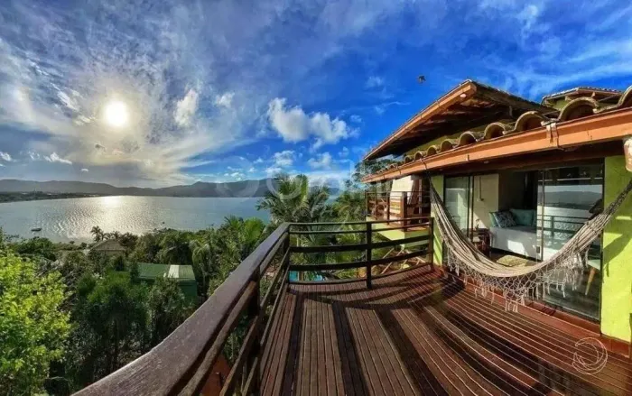 Pousada para locação - Subida da Praia Mole