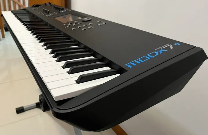 Teclado Yamaha MODX 7+