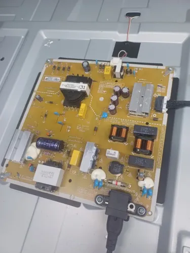 Placa de tv lg modelo: 50UR8750