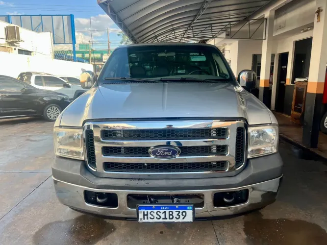 Ford F-250 XLT 4.2 TB Diesel 2005