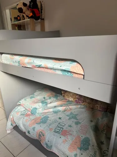 Beliche semi novo infantil acompanha colchão 